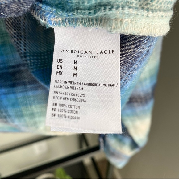 American Eagle Cropped Plaid Flannel Button Down Shirt - Picture 4 of 5
